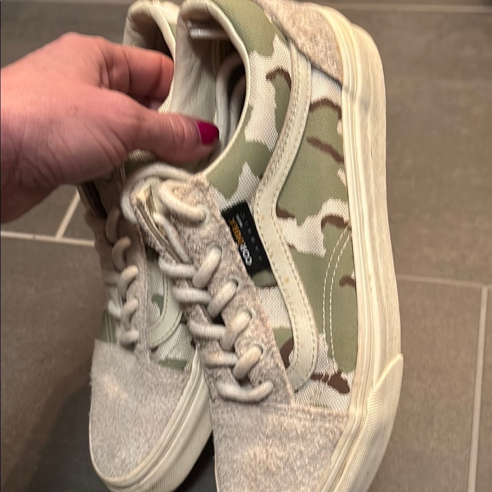 Vans Camouflage Sneakers 7.5 - Picture 4 of 8